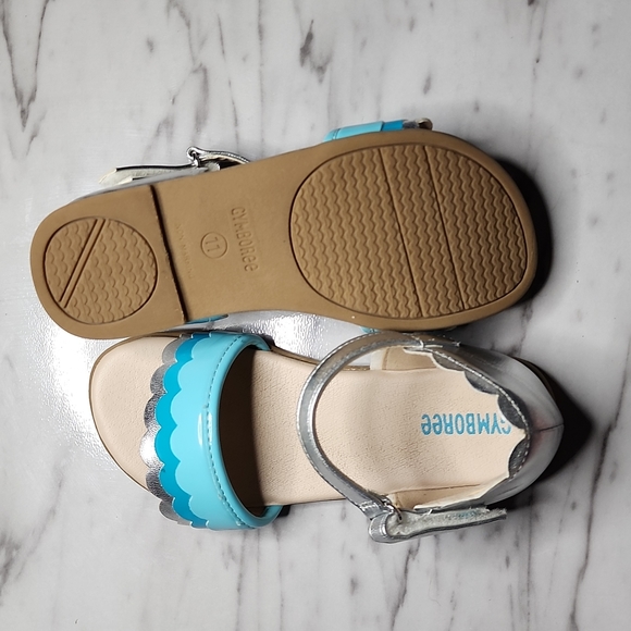 THREE PACK Girls Size 11 Shoes - Picture 3 of 7